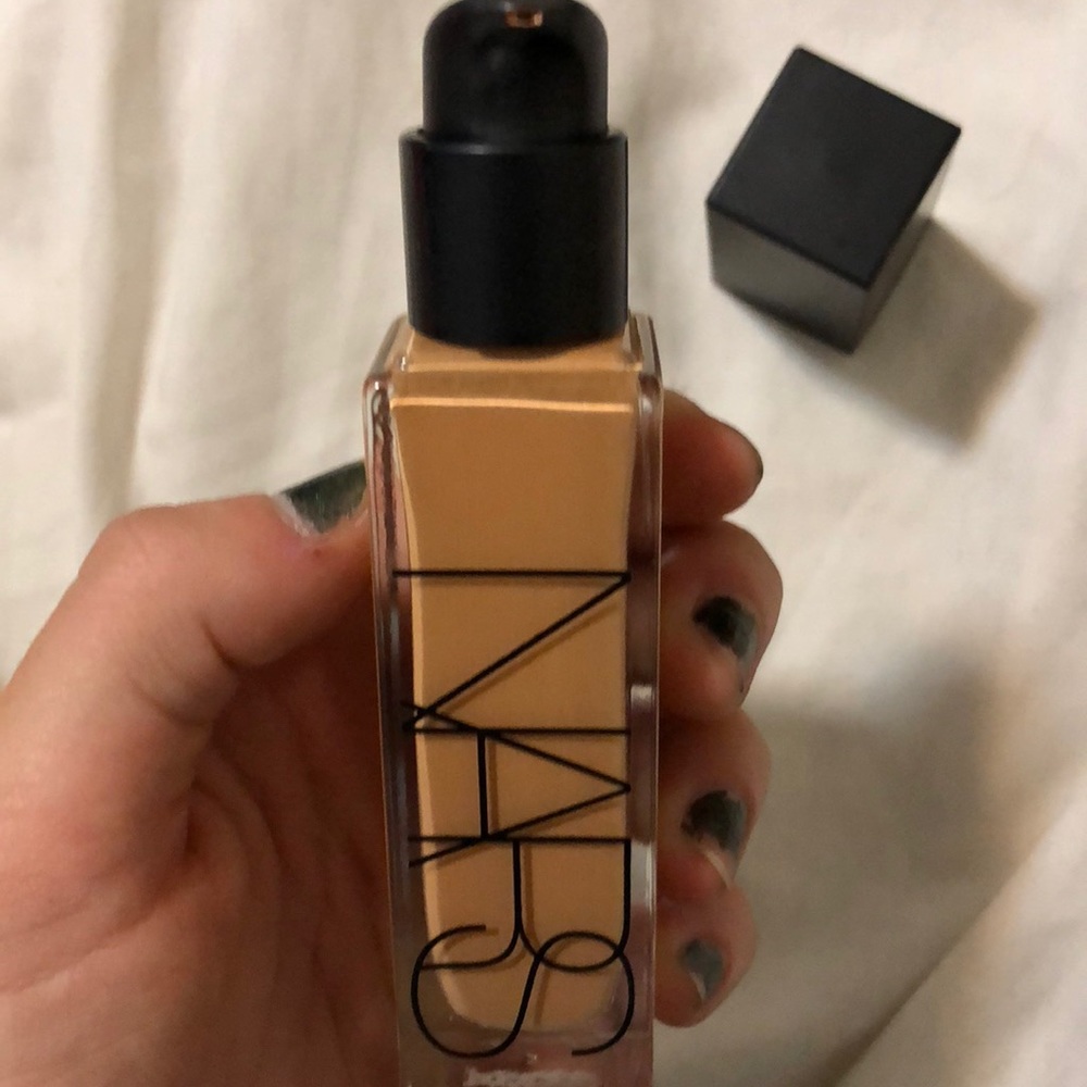 makeup - Picture 2 of 2